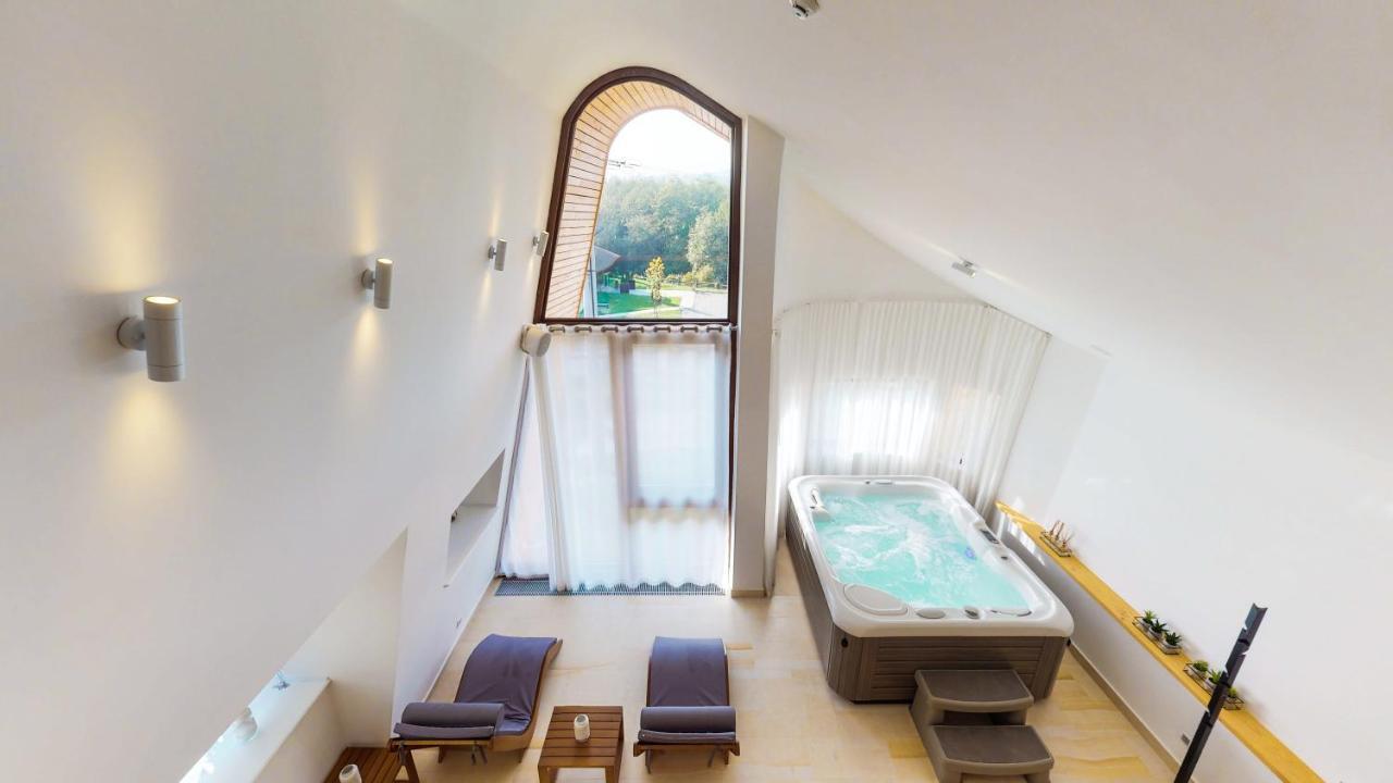 Cuibul De Lemn Hotel Rîşnov Buitenkant foto